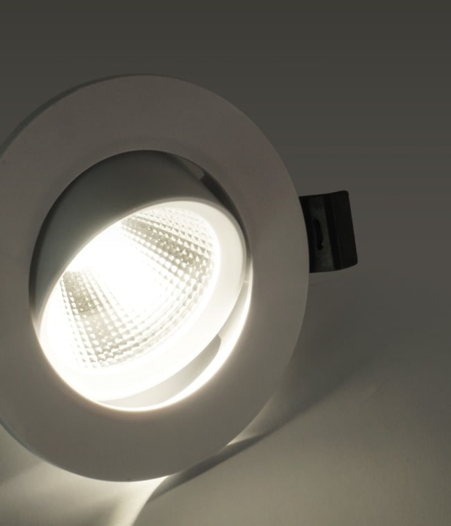 쿠로 COB 회전 매입등 (타공 50mm 2인치 6W / 타공 75mm 3인치 9W)